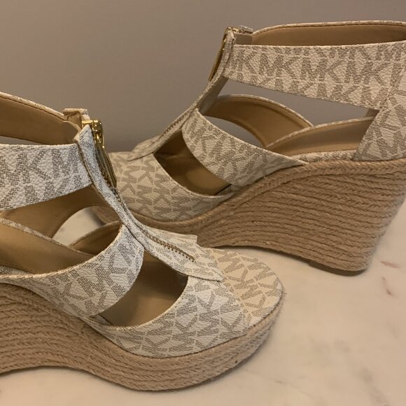 NEW Michael Kors Zipper Front Wedges - Picture 5 of 5